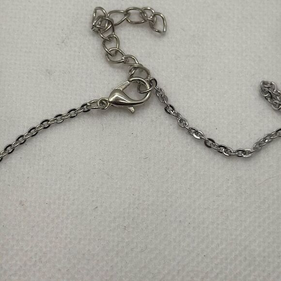 Brand New!! Sun pendant with chain - Picture 3 of 4